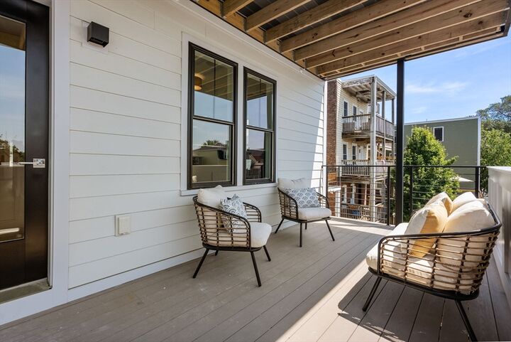 Property Photo:  527 East 7th Street 4  MA 02127 