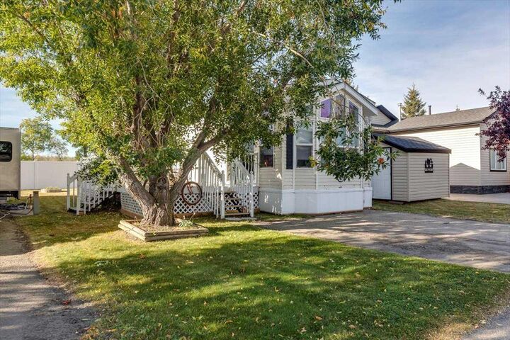 Property Photo:  25074 South Pine Lake Road 3053  AB T0M 1R0 
