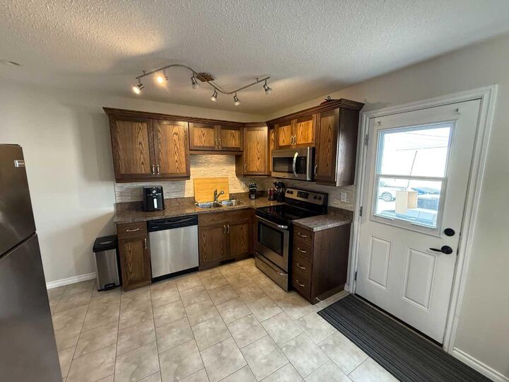 Property Photo:  114 Hardisty Avenue 43  AB T7V 1B5 
