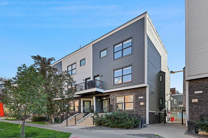 Property Photo:  603 15 Avenue SW 8  AB T2R 0R4 