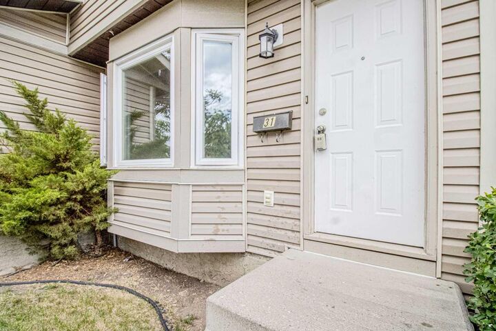 Property Photo:  31 Falshire Terrace NE  AB T3J 3B2 