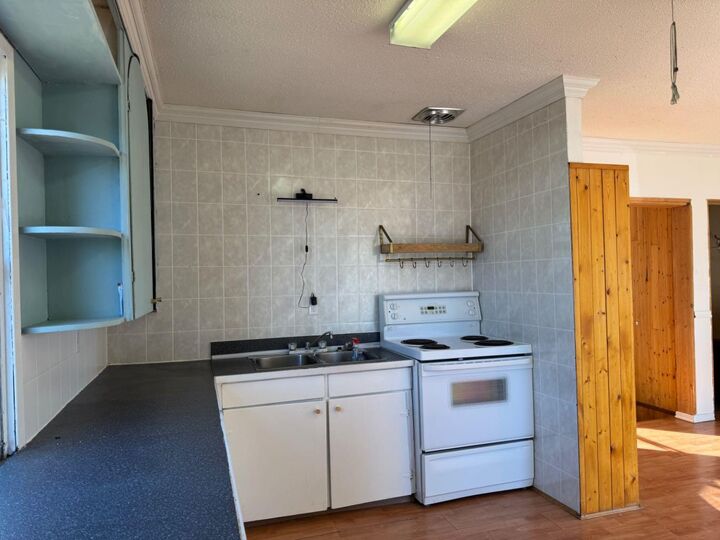 Property Photo:  10405 115 Street  AB T0H 1L0 