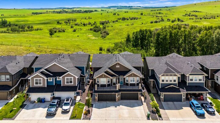 75 Fireside Crescent  Cochrane AB T4C 2L4 photo