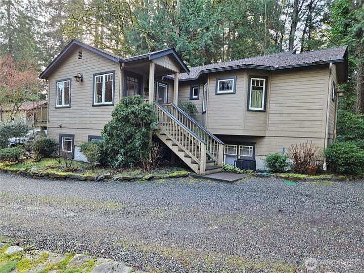 Property Photo:  9380  Ferncliff Avenue NE  WA 98110 