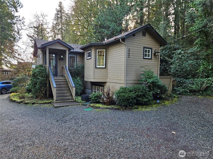Property Photo: 9380 Ferncliff Avenue NE WA 98110