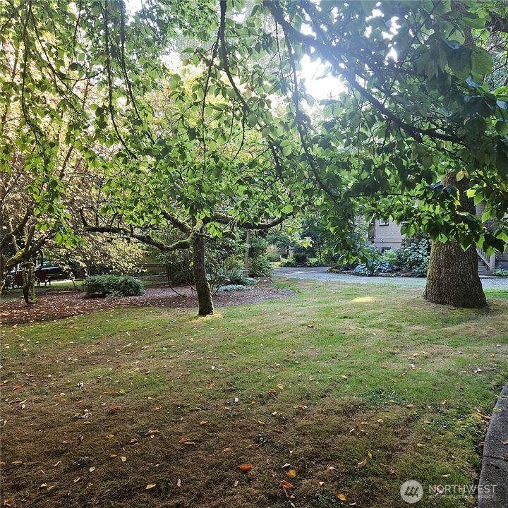 Property Photo: 9380 Ferncliff Avenue NE WA 98110