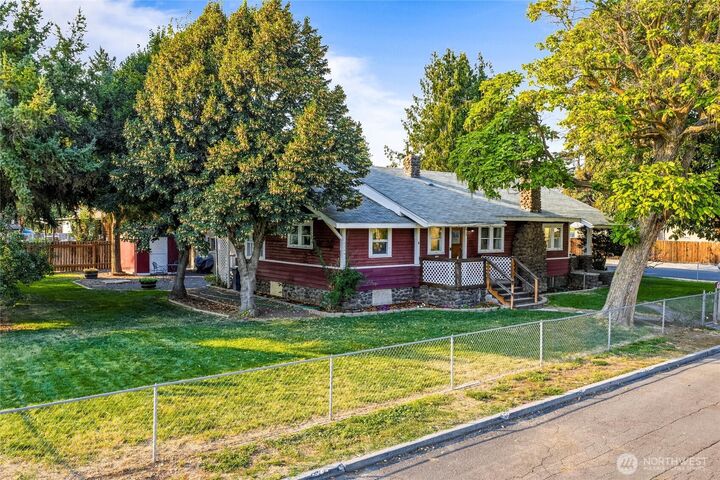 505  D Street SW  Ephrata WA 98823 photo