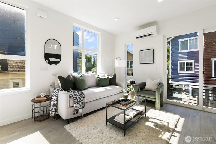 Property Photo:  109  22nd Avenue E C  WA 98112 