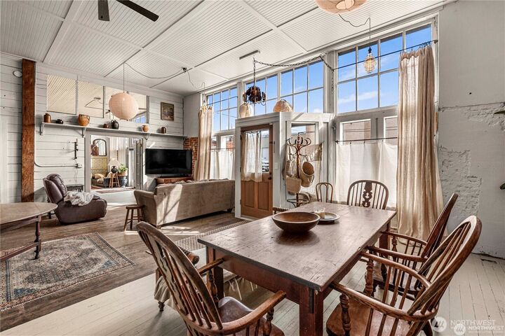 Property Photo:  104 N  Chelan Ave  WA 98858 