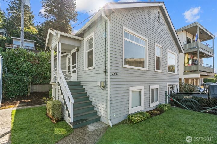 2306  Bonair Place SW  Seattle WA 98116 photo