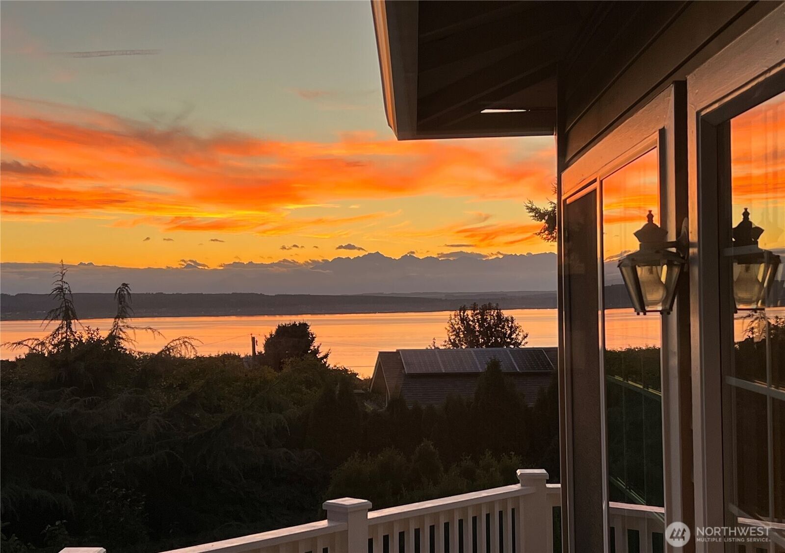 Property Photo:  11432  238th Street SW  WA 98020 