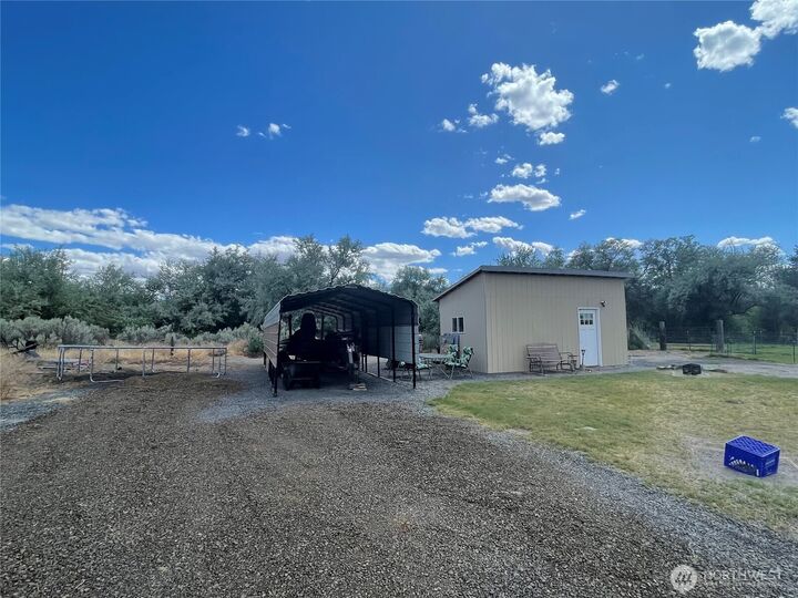 Property Photo: 405 E Chelan Street WA 99115