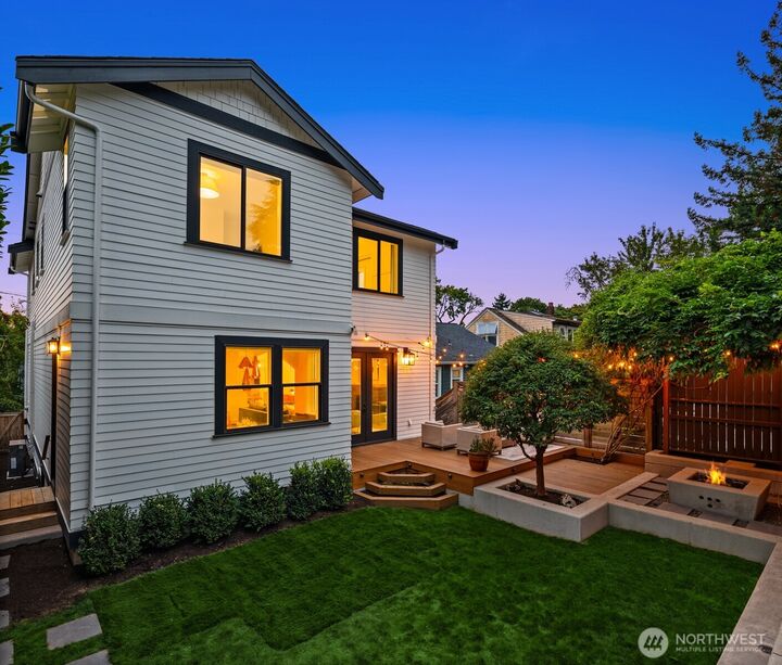 Property Photo:  5249  36th Avenue NE  WA 98105 