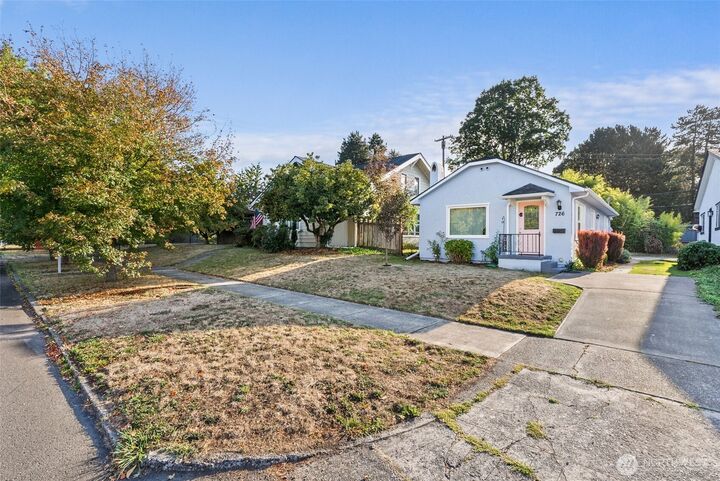 Property Photo:  726 S Pearl Street  WA 98531 
