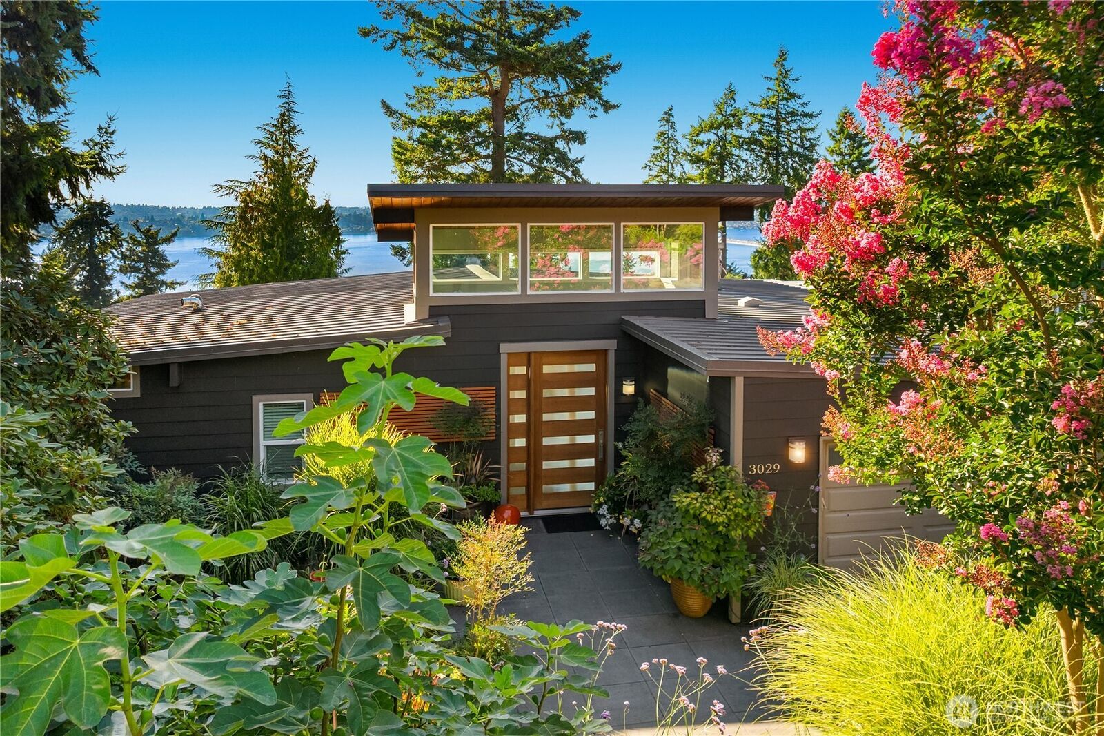 Property Photo: 3029 70th Avenue SE WA 98040