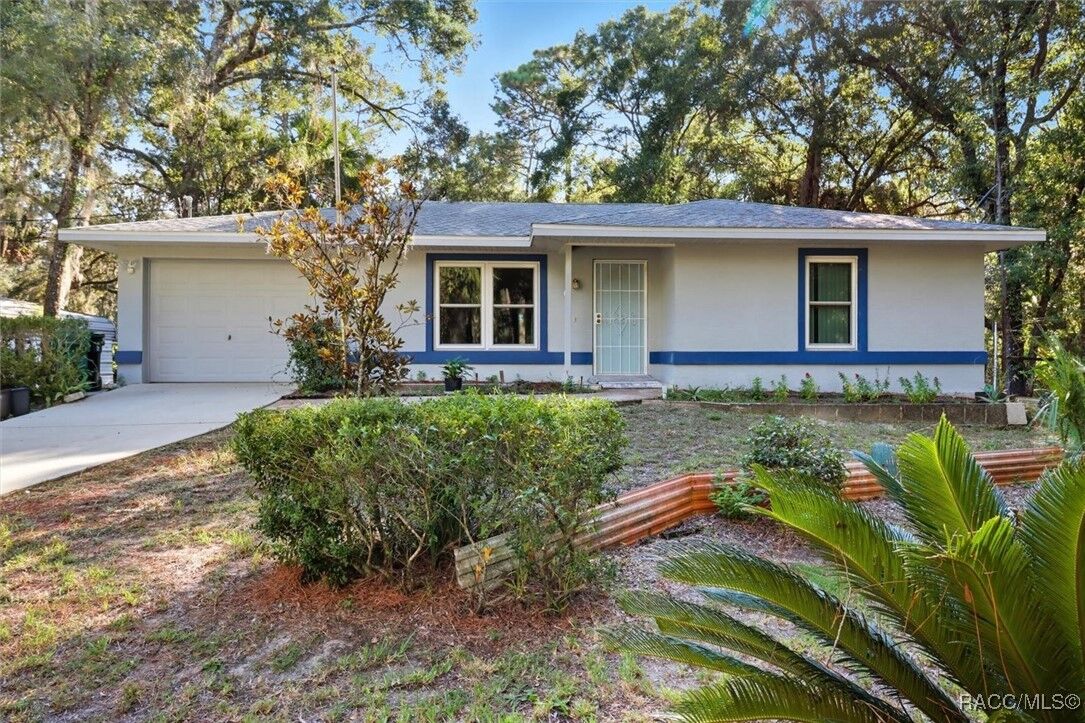 Property Photo: 3900 N Bay Avenue 572 FL 34428