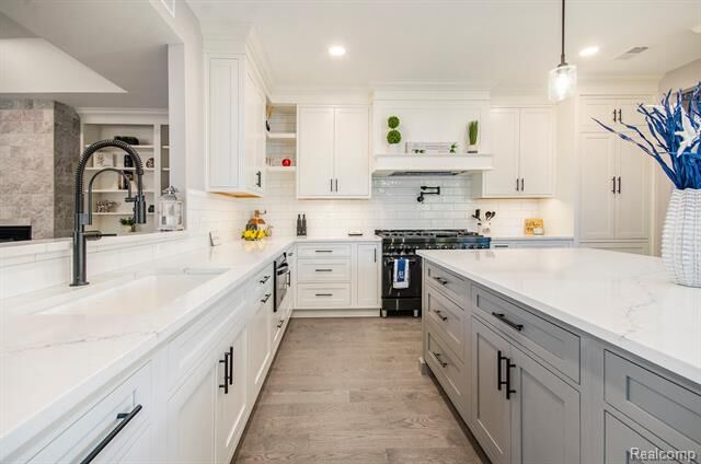 Property Photo:  1223 N Main Street  MI 48307