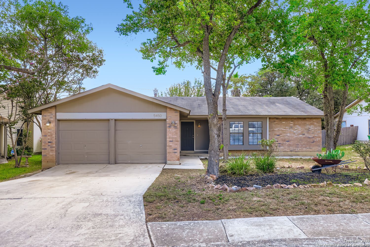 Property Photo: 5450 Mountain Vista Dr TX 78247
