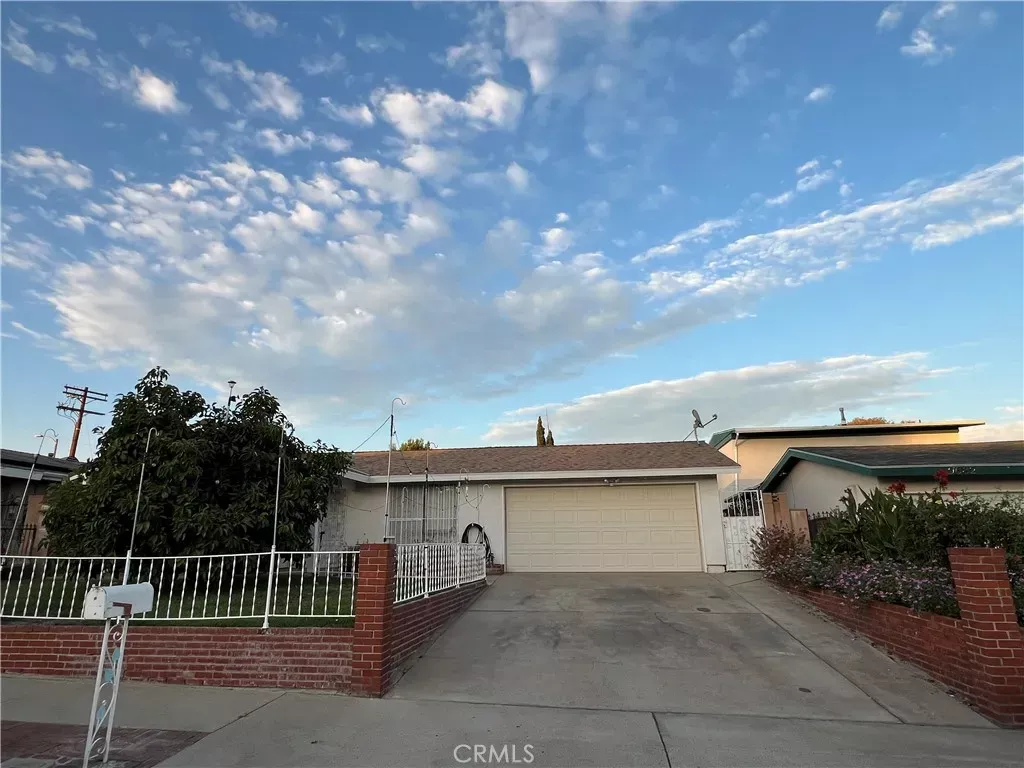 Property Photo:  9688 Kewen Avenue  CA 91331 