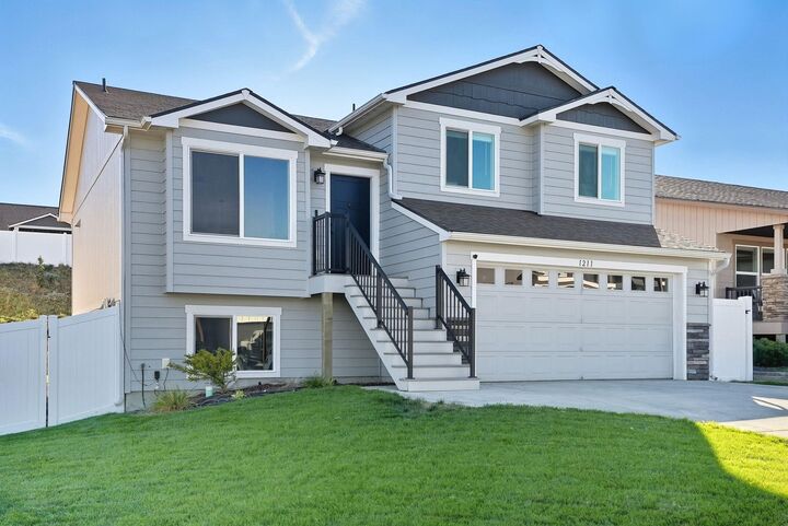 1211 S Greenacres Rd  Greenacres WA 99016 photo