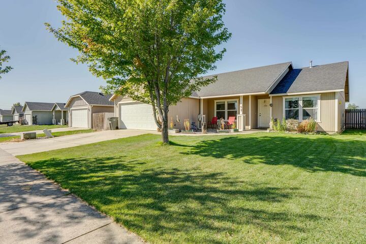 Property Photo:  332 S Campbell St  WA 99001 