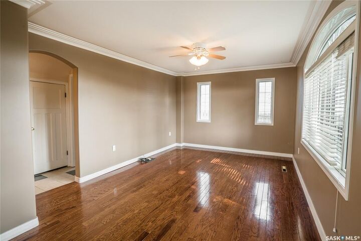 Photo de la propriété:  217 Willow Street E  SK S7J 0C3 