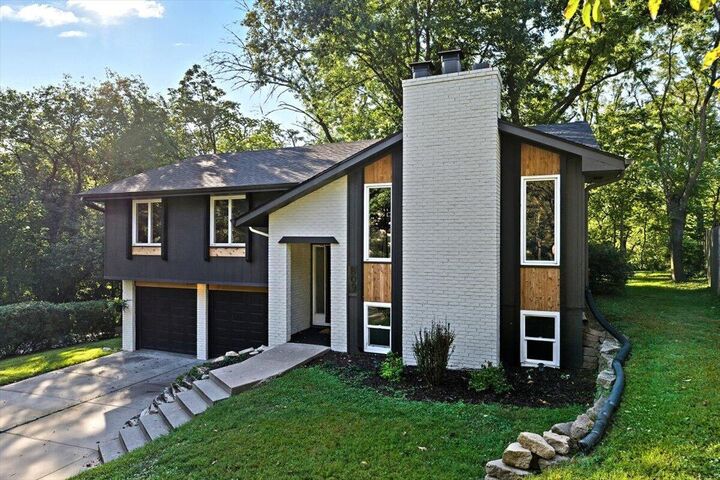 Property Photo:  809 Hawthorne Court  IA 51503 