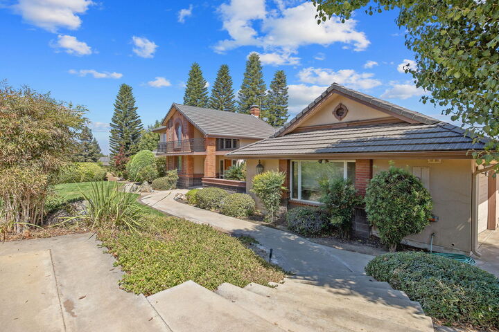 Property Photo: 315 Valley View Drive CA 93221