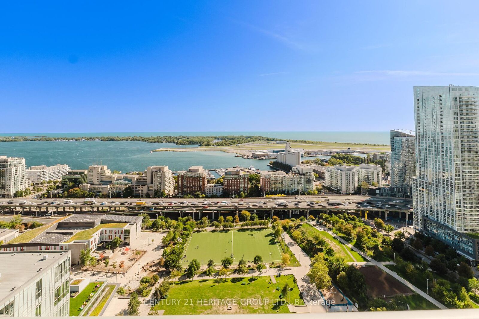 Property Photo: 15 Iceboat Terrace 3506 ON M5R 4A5