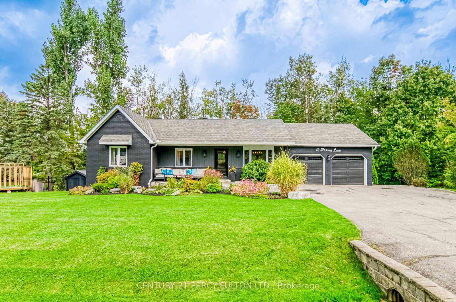 Property Photo:  13 Hickory Lane  ON L0L 1E0 