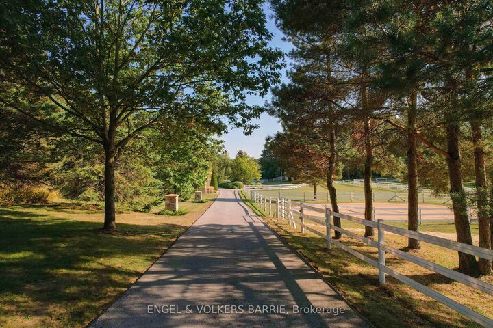 Photo de la propriété: 419 Goodwood Road ON L9P 1R4