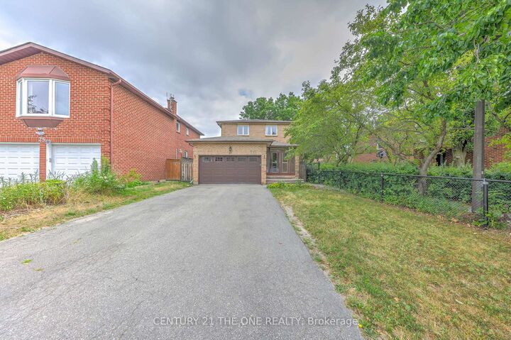 Property Photo: 27 Pugsley Avenue ON L4C 8V2