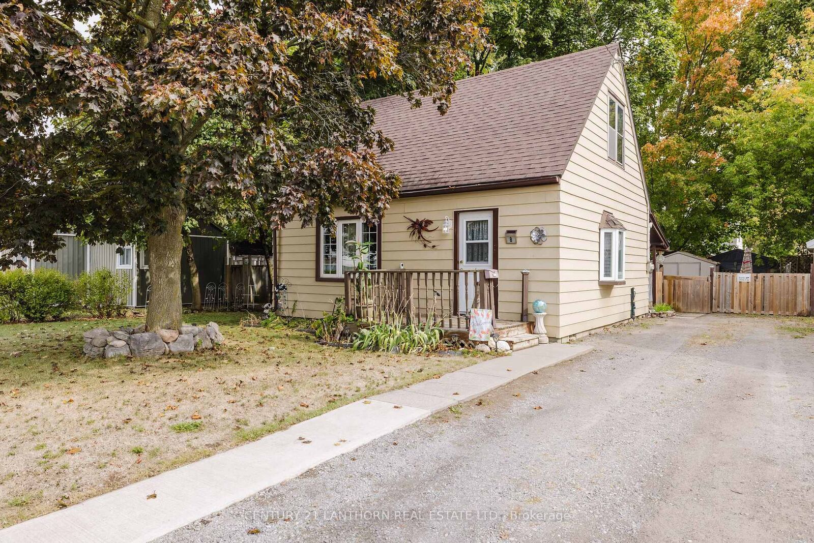 Property Photo:  8 Johnson Road  ON K8V 2W7 