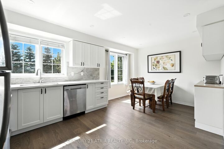 Property Photo:  12 Stiles Avenue  ON L4G 7N3 