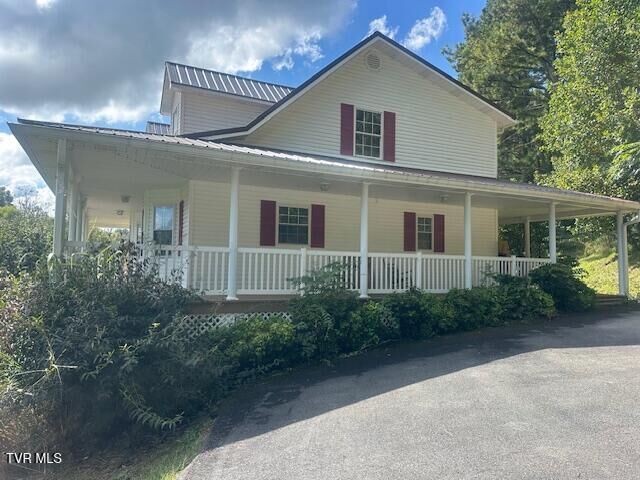Property Photo: 2374 Old State Route 34 TN 37681