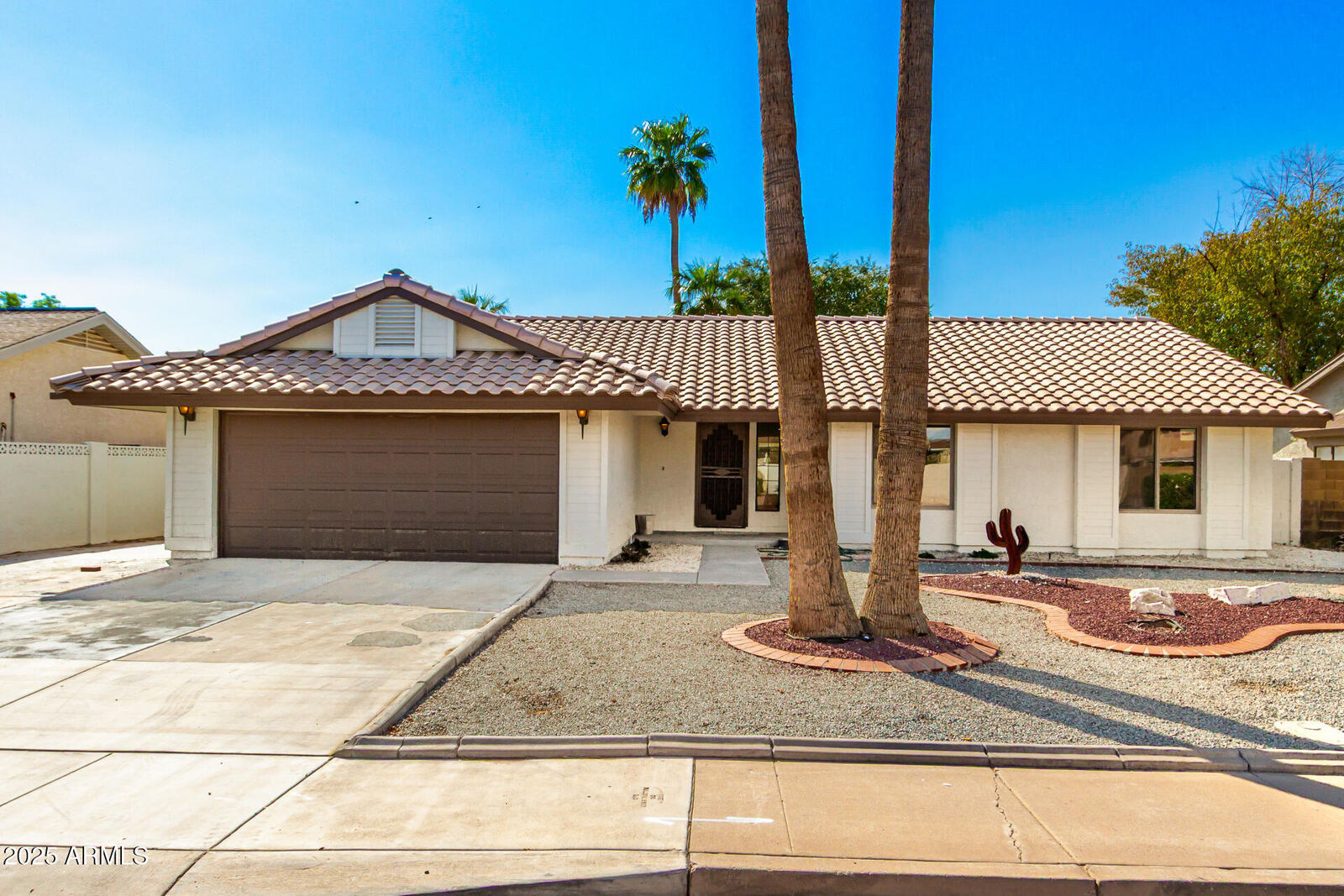 Property Photo: 1634 N Pennington Drive AZ 85224