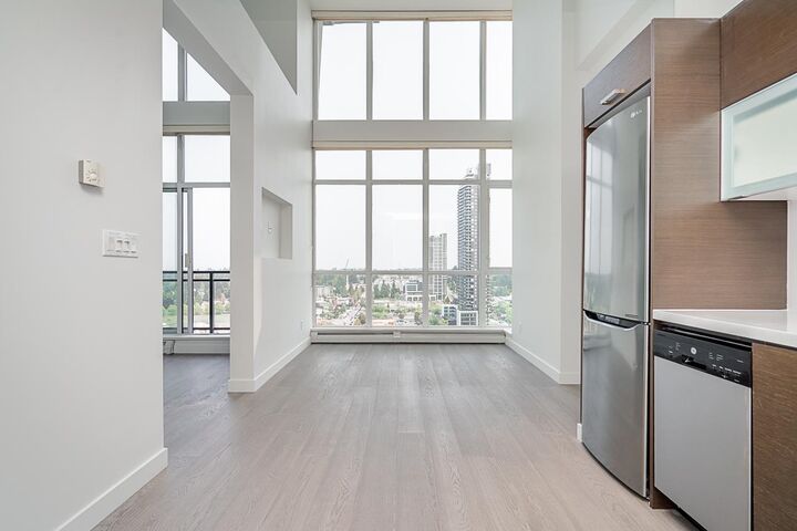 10777 University Drive 2501  Surrey BC V3T 0E6 photo
