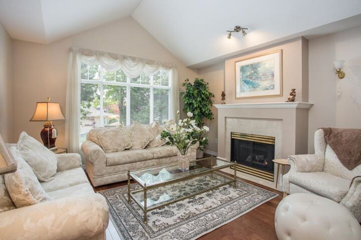 Photo de la propriété:  14877 33 Avenue 36  BC V4P 3A3 