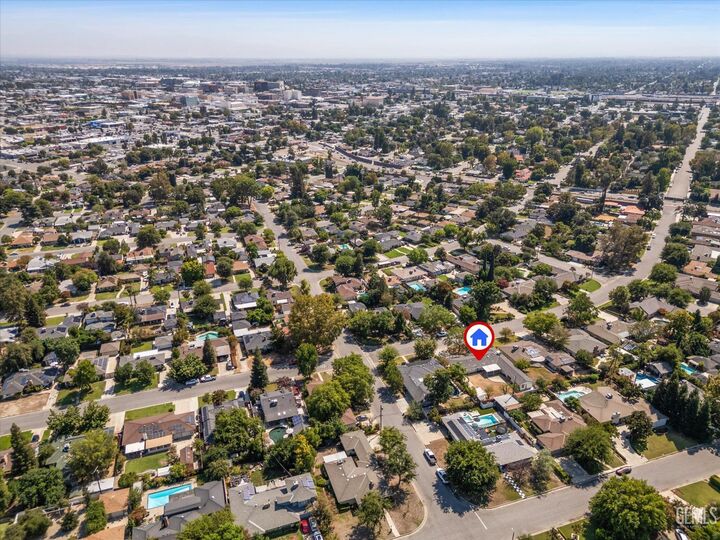 Property Photo: 2469 Pine Street CA 93301