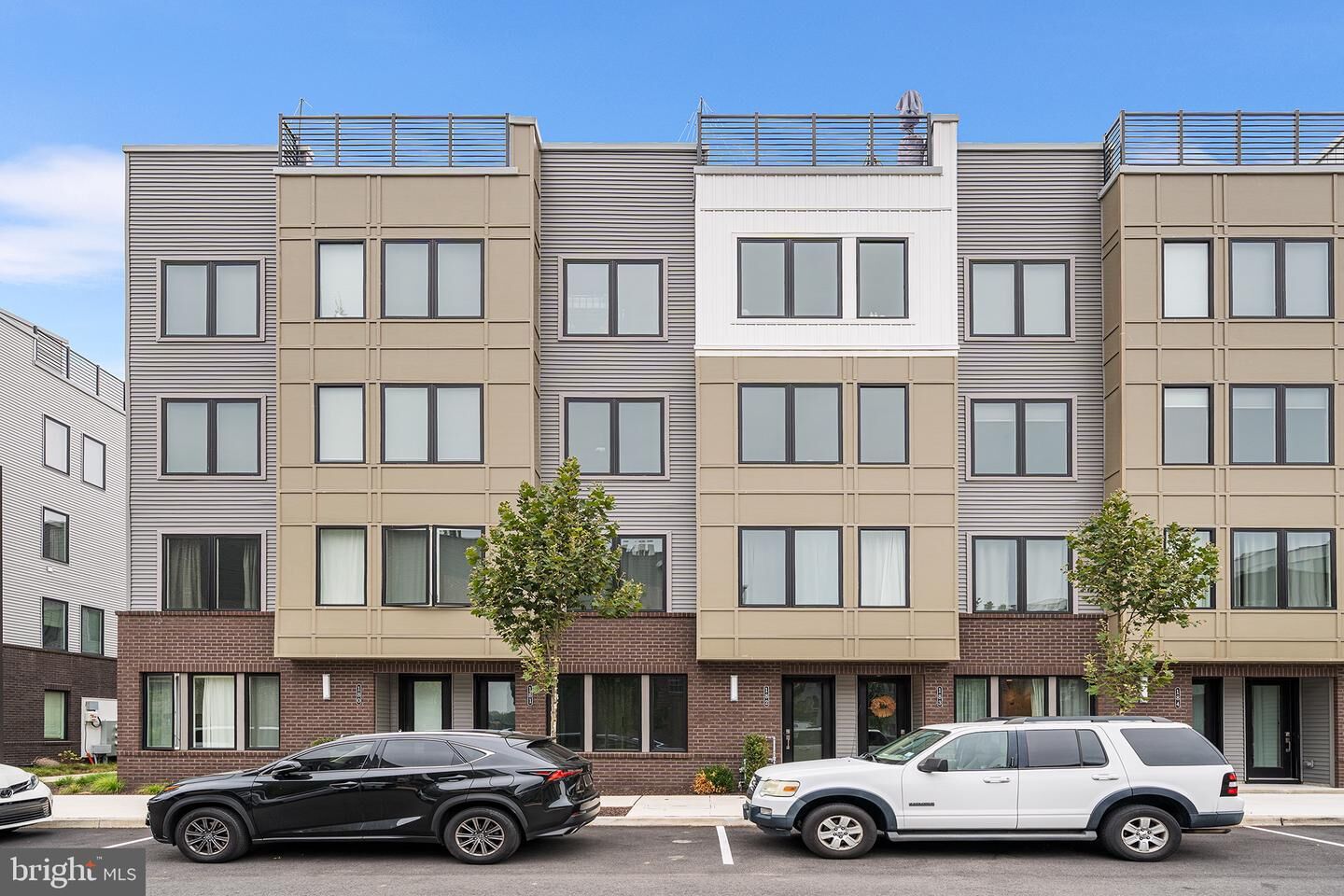 Property Photo:  2170 Northbank Place 182  PA 19125 