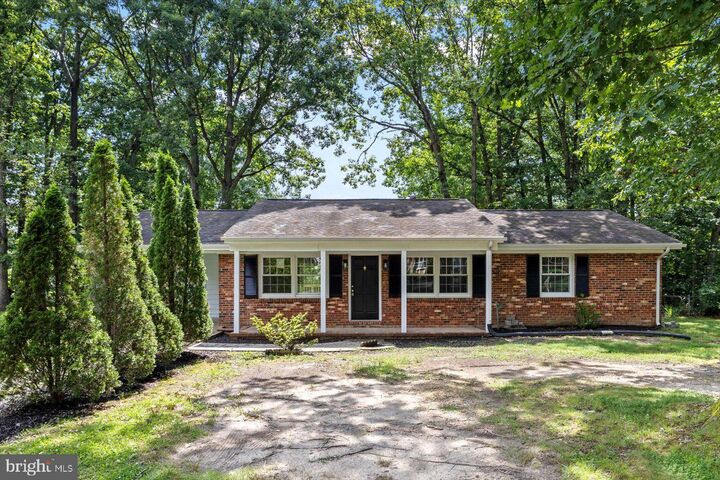 Property Photo:  809 Sherwood Lane  VA 22407