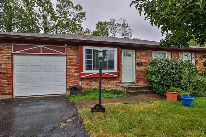 Property Photo: 3611 Benhill Drive OH 45247