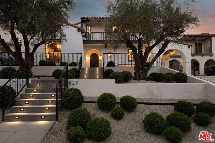 Property Photo:  820 Glenmont Ave  CA 90024 