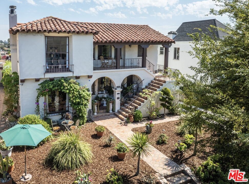 Property Photo:  1556 S Ogden Dr  CA 90019 