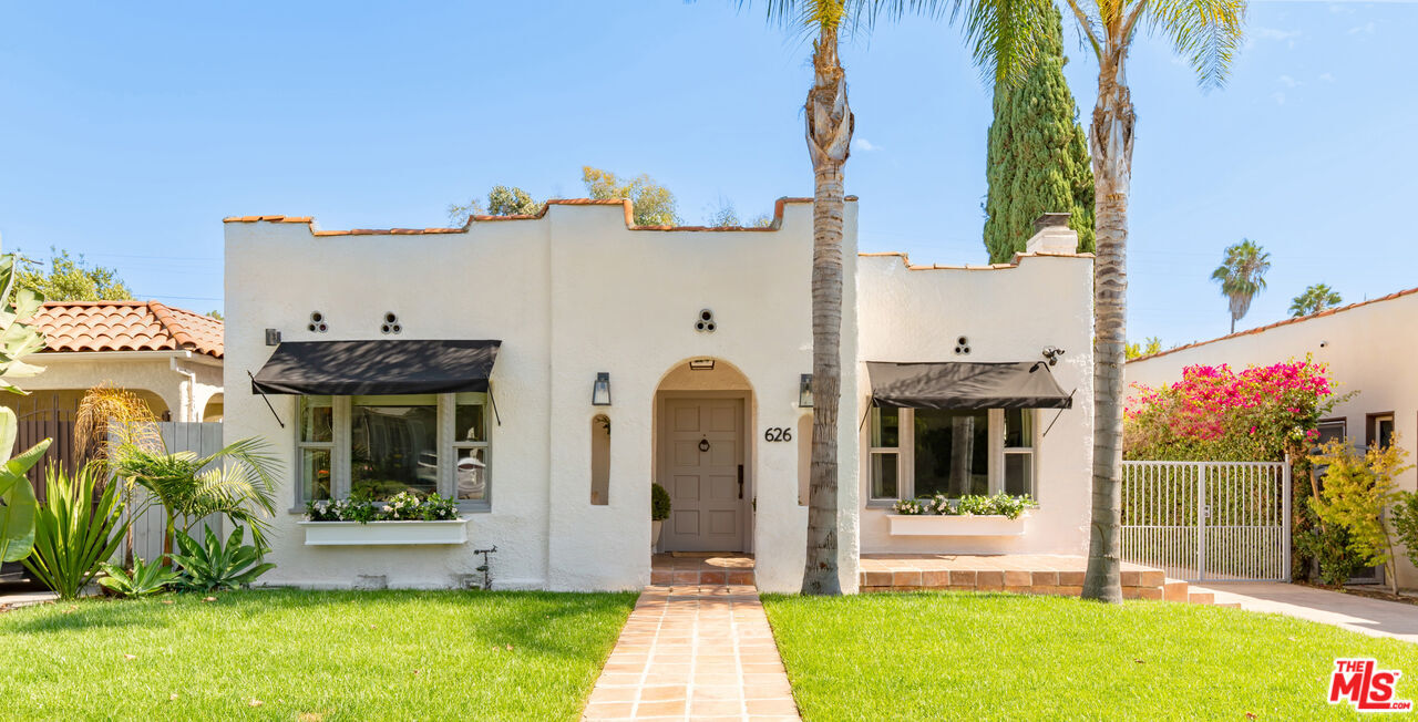 Property Photo:  626 N Cahuenga Blvd  CA 90004 