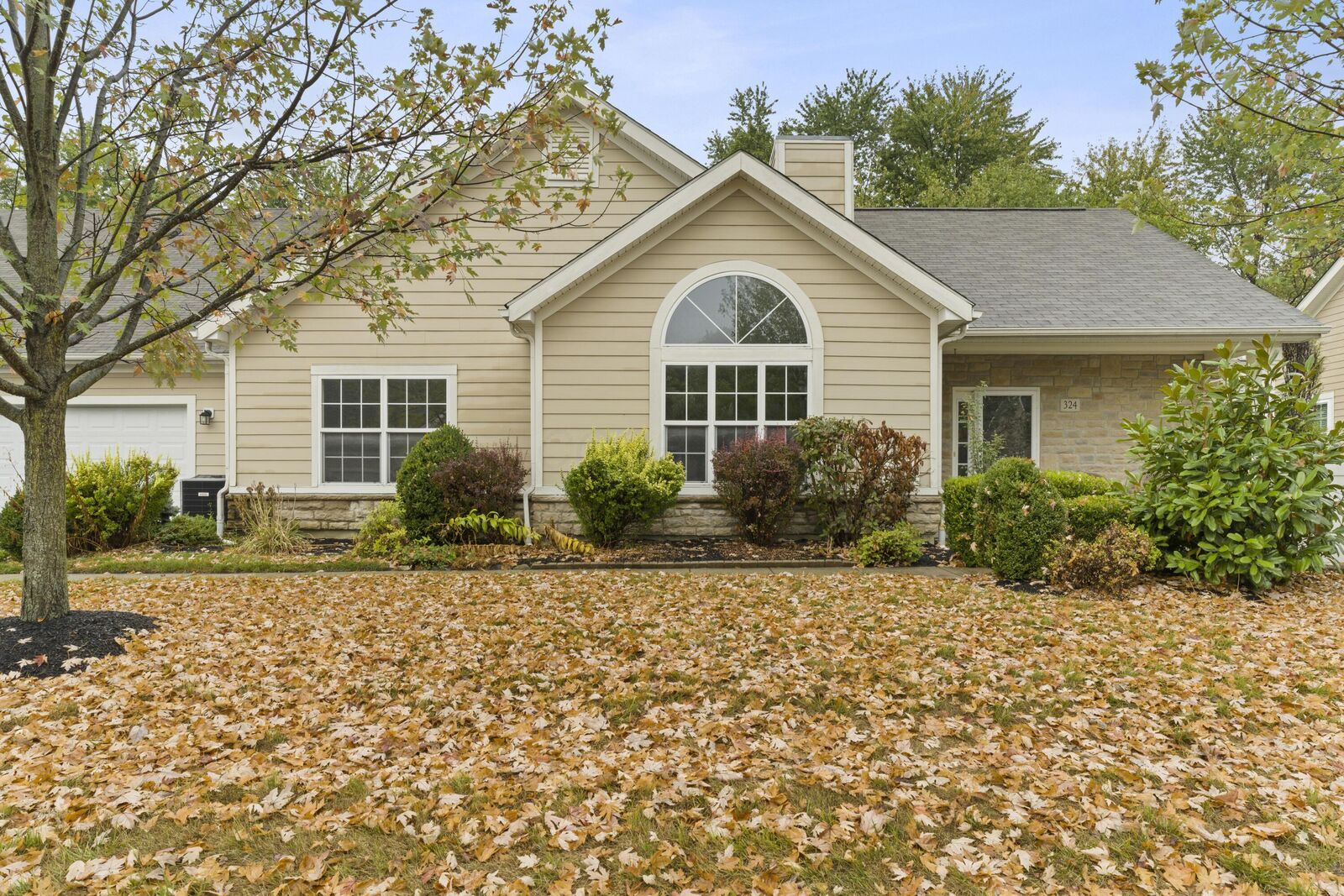 Property Photo:  324 Cover Place  OH 43235 