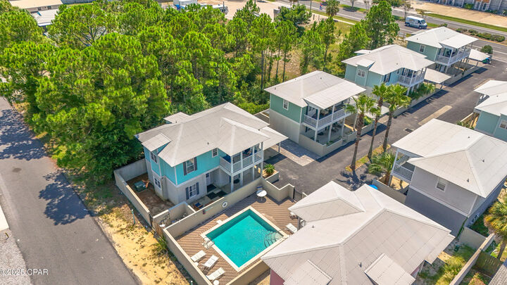 Property Photo: 8410 Thomas Drive 4 FL 32408