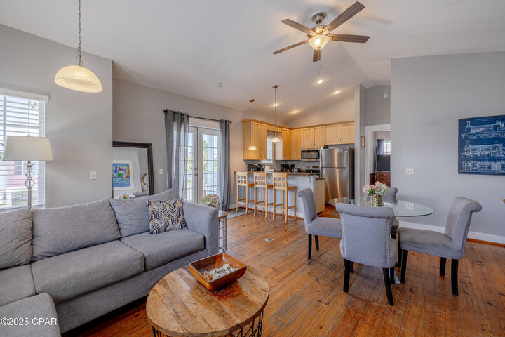 Property Photo: 8410 Thomas Drive 4 FL 32408