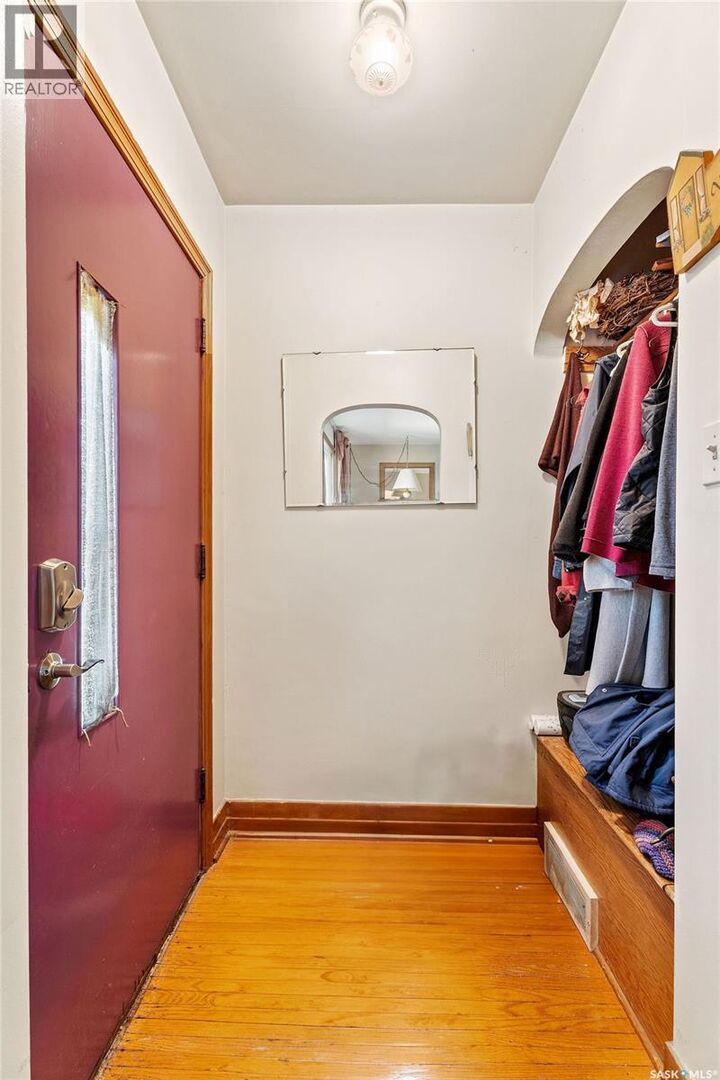 Property Photo:  135 21st Street W  SK S6V 4H8 