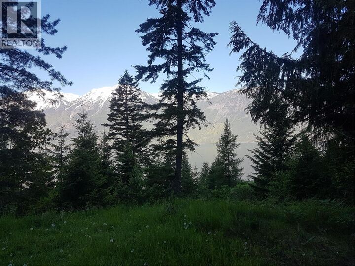 Photo de la propriété:  Mountain Shores Road  BC V0B 1A0 